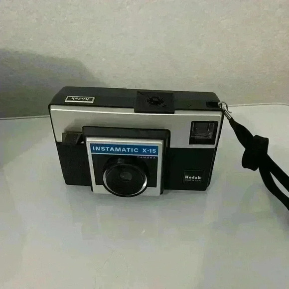 Vintage Kodak Instamatic X-15 Camera w/ Carry Case, Flash Cubes, Film- Untested - Picture 5 of 16